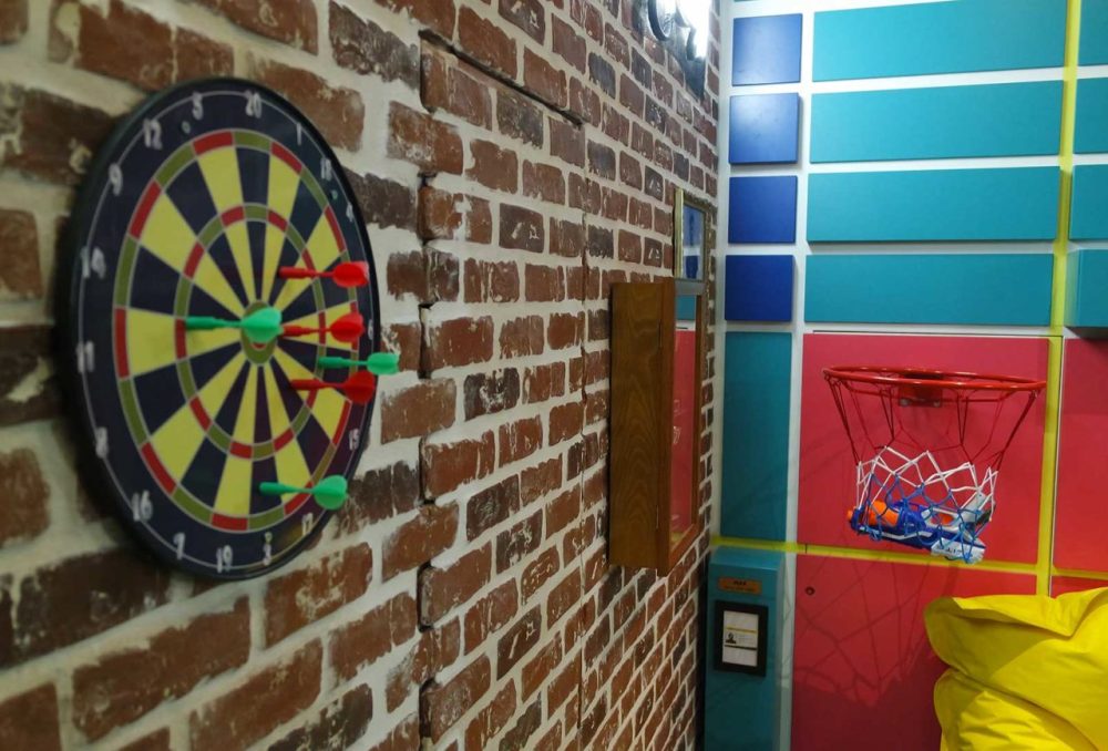 lock-academy-la-confidential-salle-colorée